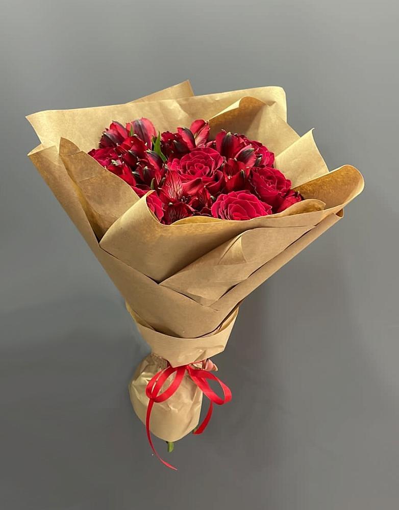 Букет цветов из: Альстромерии и Розы в Восходе Республики Крым