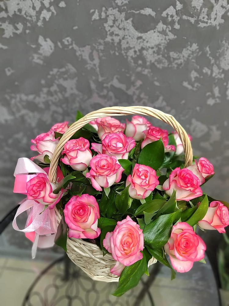 Цветочная композиция из Розы в корзине в Восходе Республики Крым