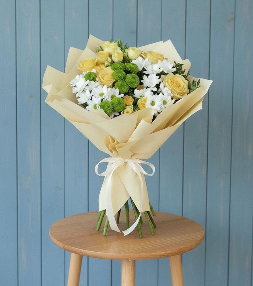 Букет цветов из: Хризантемы и Розы в Восходе Республики Крым