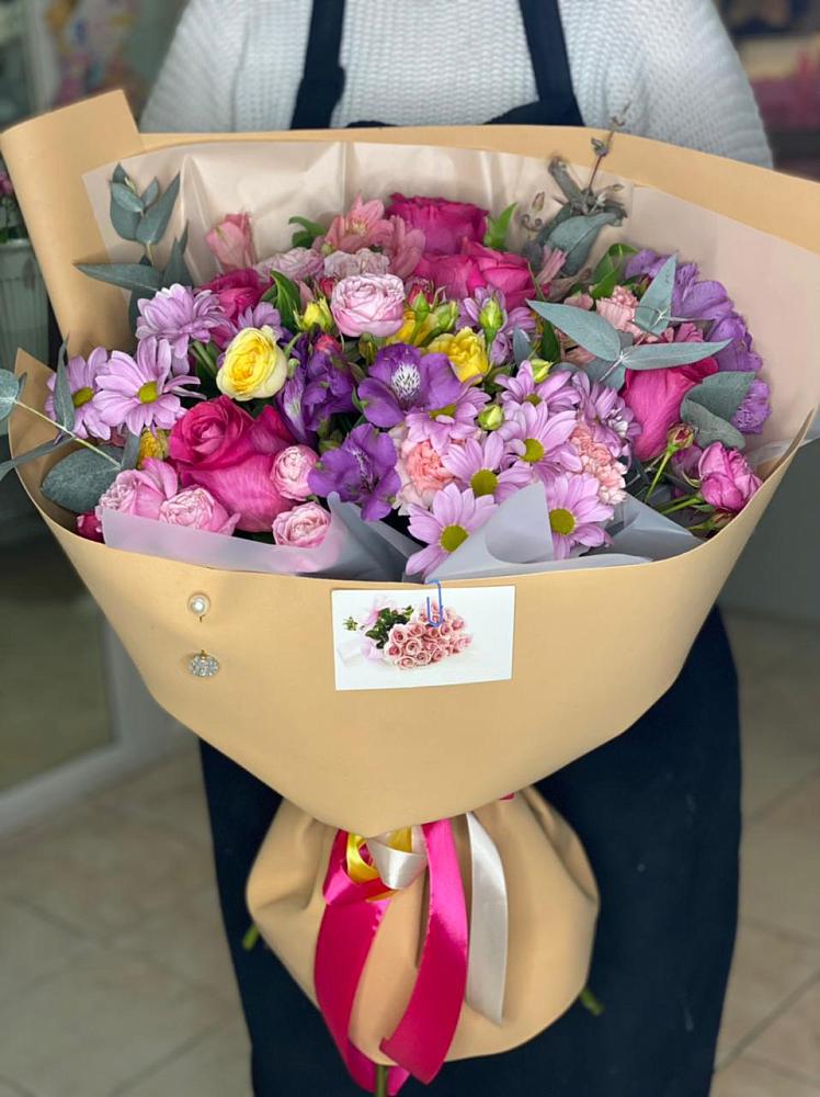 Букет цветов из: Хризантемы, Гвоздики и Альстромерии в Восходе Республики Крым