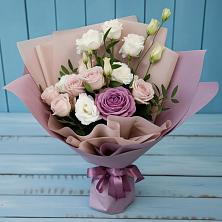 Букет цветов из:  Розы и Лизиантусы в Восходе Республики Крым