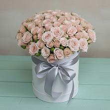 Цветочная композиция из Розы в шляпной коробке в Восходе Республики Крым