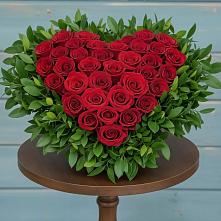 Цветочная композиция из Розы в виде сердца в Восходе Республики Крым