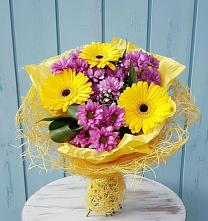 Букет цветов из:  Хризантемы и Герберы в Восходе Республики Крым