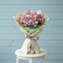 Букет цветов из:  Орхидеи и Розы #REPLACE_PRED# Восходе Республики Крым