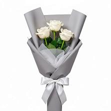 Букет 3 белые розы в Восходе Республики Крым