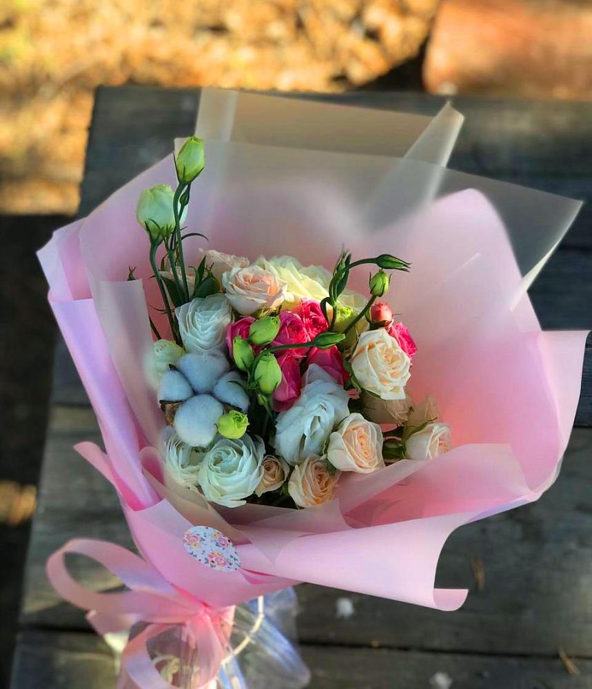 Букет цветов из: Розы и Лизиантусы в Восходе Республики Крым