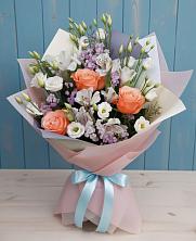 Букет цветов из:  Лизиантусы, Розы, Альстромерии и Гипсофила в Восходе Республики Крым