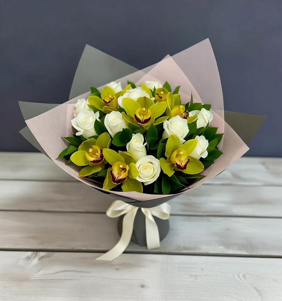 Букет цветов из: Орхидеи и Розы в Восходе Республики Крым