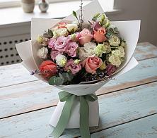 Букет цветов из:  Розы, Лизиантусы и Гвоздики в Восходе Республики Крым