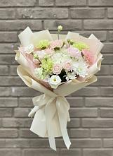 Букет цветов из:  Гвоздики, Розы, Лизиантусы и Хризантемы в Восходе Республики Крым