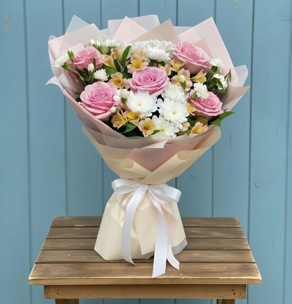 Букет цветов из: Гвоздики, Орхидеи и Розы в Восходе Республики Крым