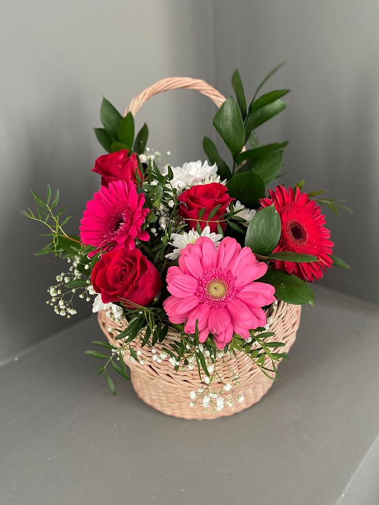 Цветочная композиция из Розы, Хризантемы и Герберы в корзине в Восходе Республики Крым