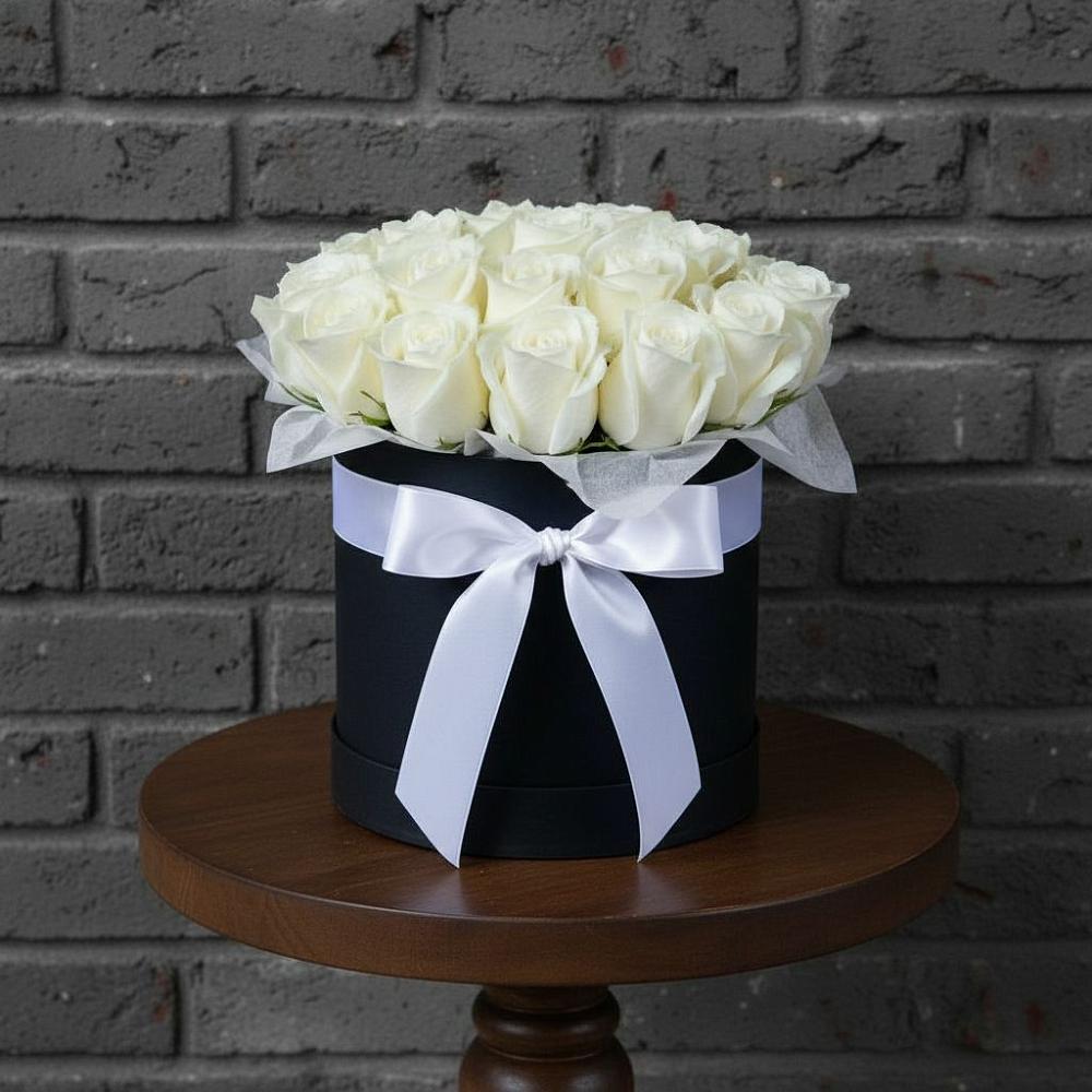 Цветочная композиция из Розы в шляпной коробке в Восходе Республики Крым