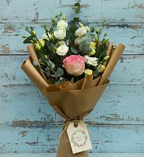 Букет цветов из:  Розы и Лизиантусы в Восходе Республики Крым