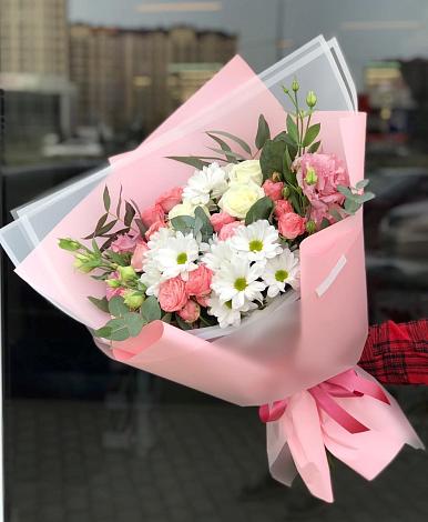 Букет цветов из: Розы, Лизиантусы и Хризантемы в Восходе Республики Крым