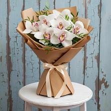 Букет цветов из:  Орхидеи и Розы в Восходе Республики Крым
