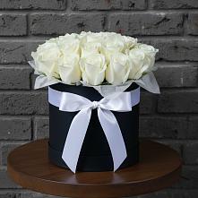 Цветочная композиция из Розы в шляпной коробке в Восходе Республики Крым